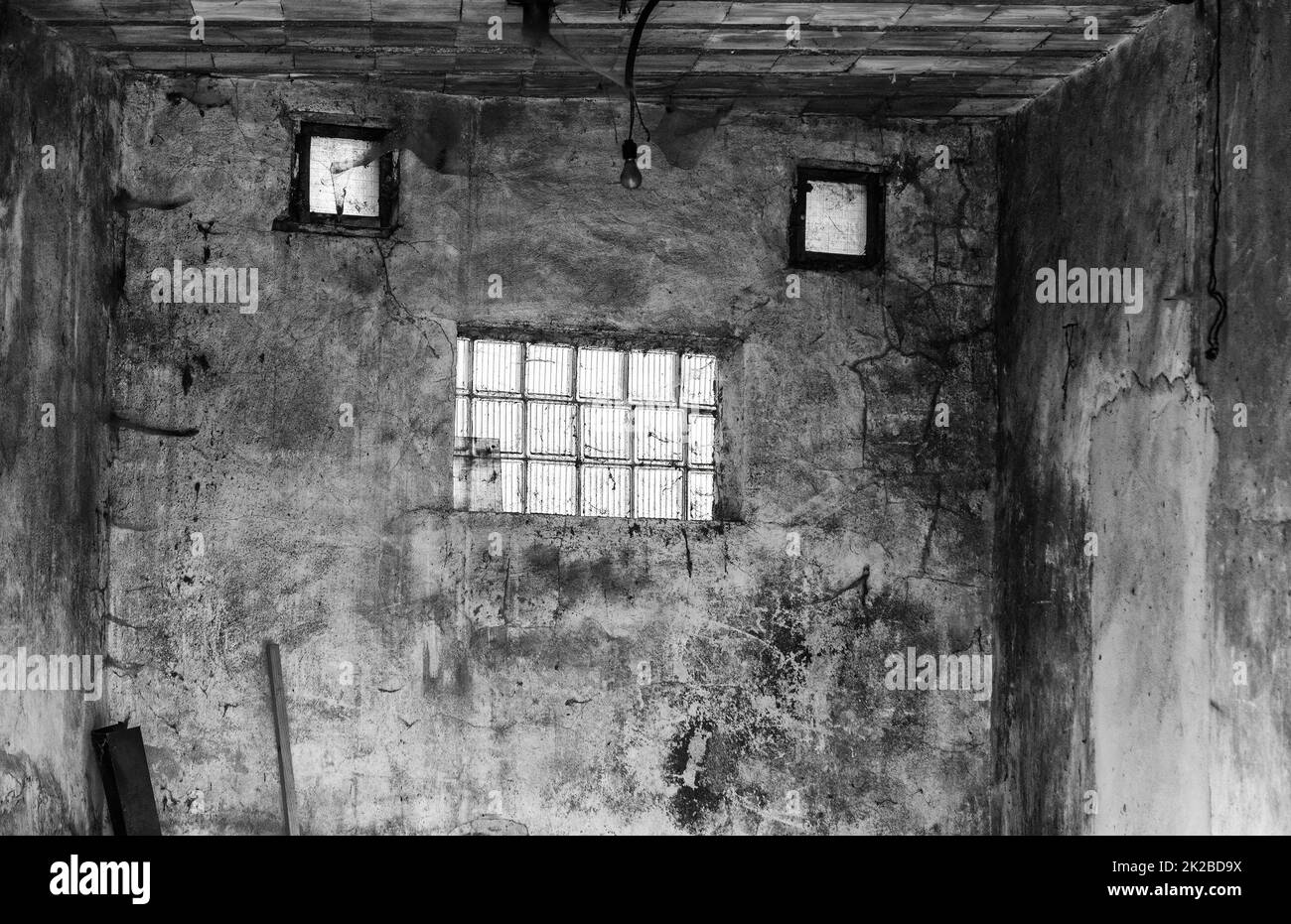 Abandoned interior house Stock Photo - Alamy