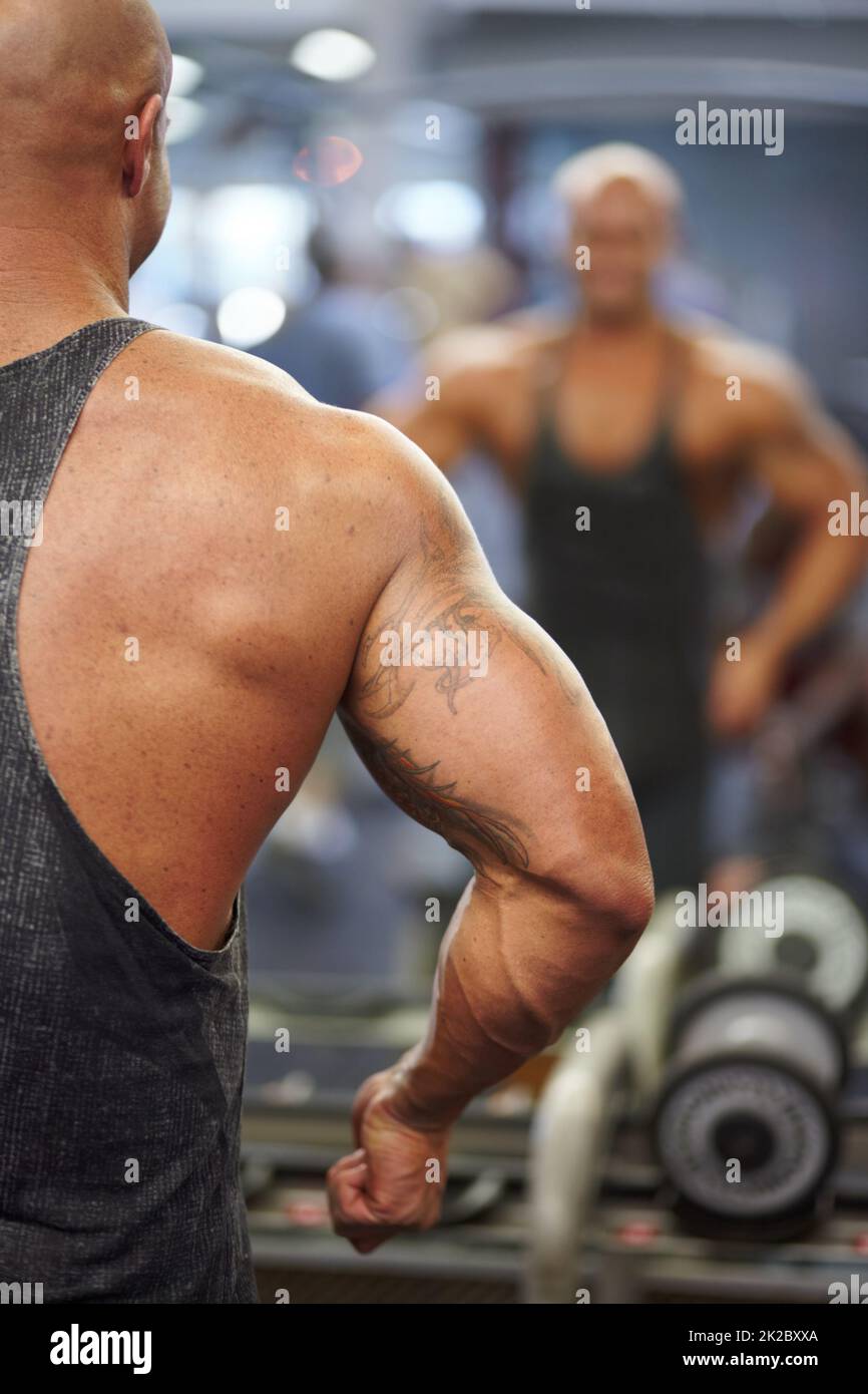 Man muscle mirror hires stock photography and images Alamy