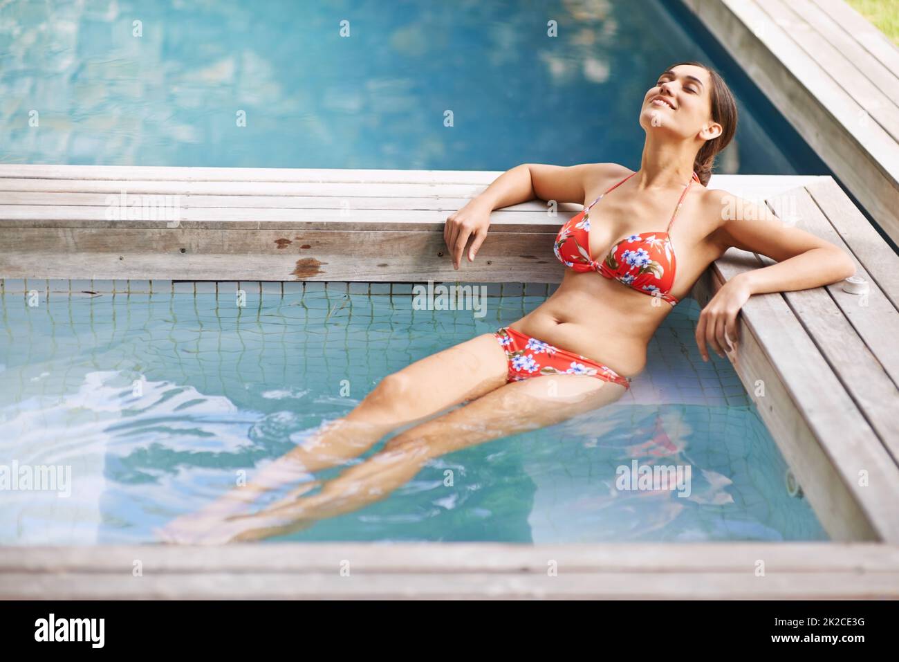 Jacuzzi woman hi-res stock photography and images - Alamy