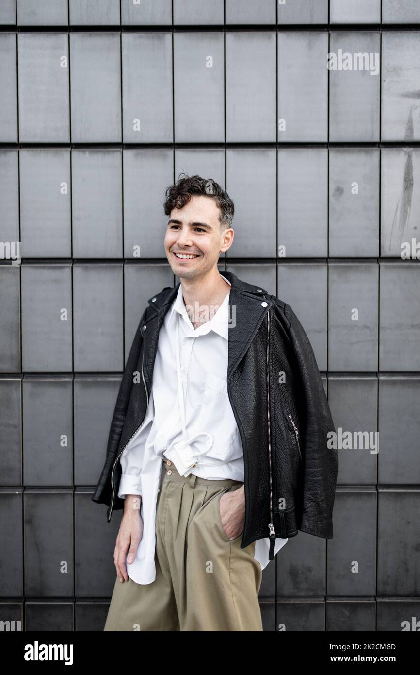 Man in leather jacket hi-res stock photography and images - Alamy