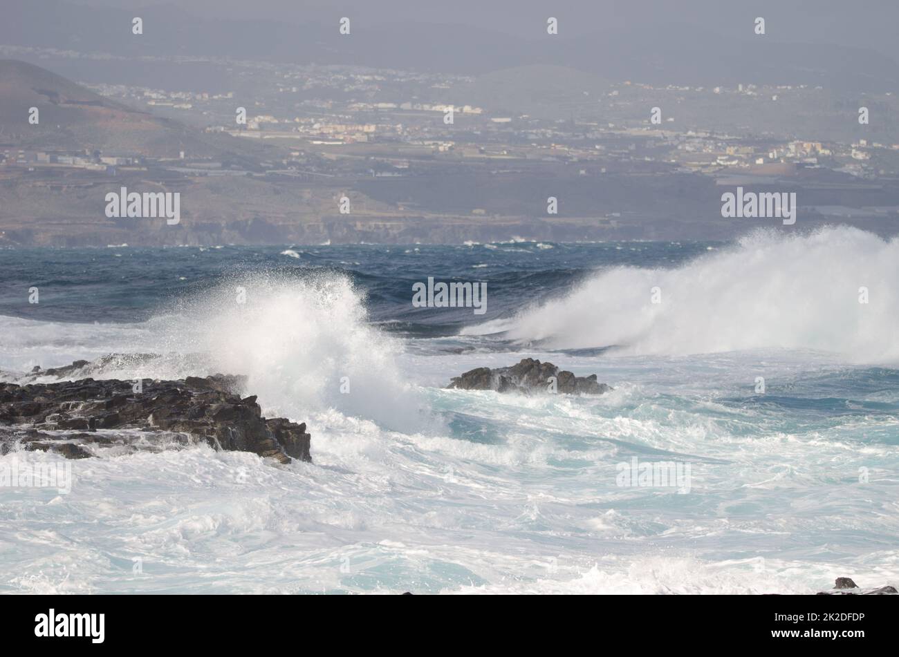 Rock crag cliff waves hi-res stock photography and images - Alamy