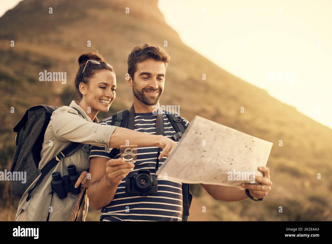 Hiking couple map hi-res stock photography and images - Alamy