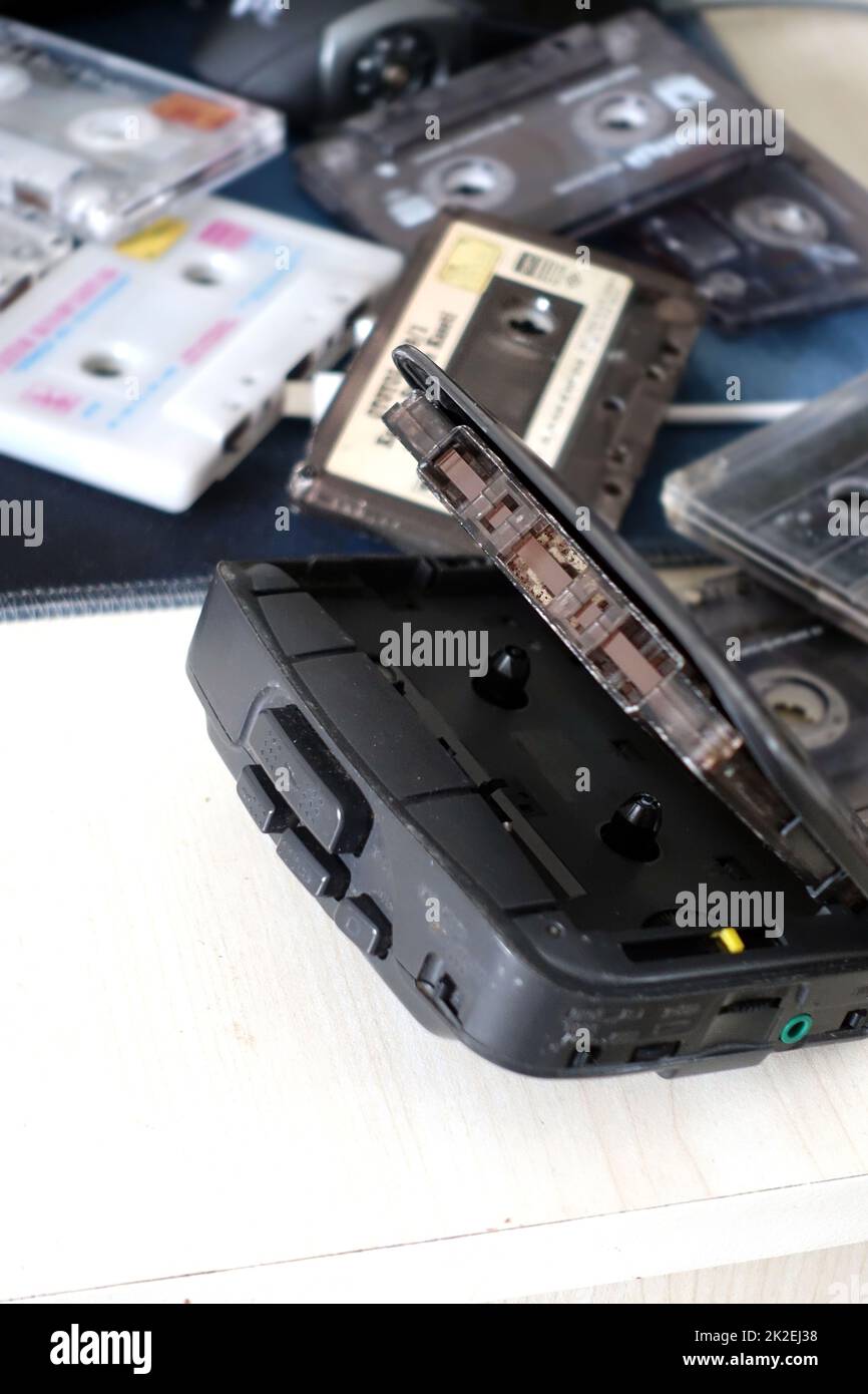Indispensable classic cassette player of the 90s, Walkman, cassette ...
