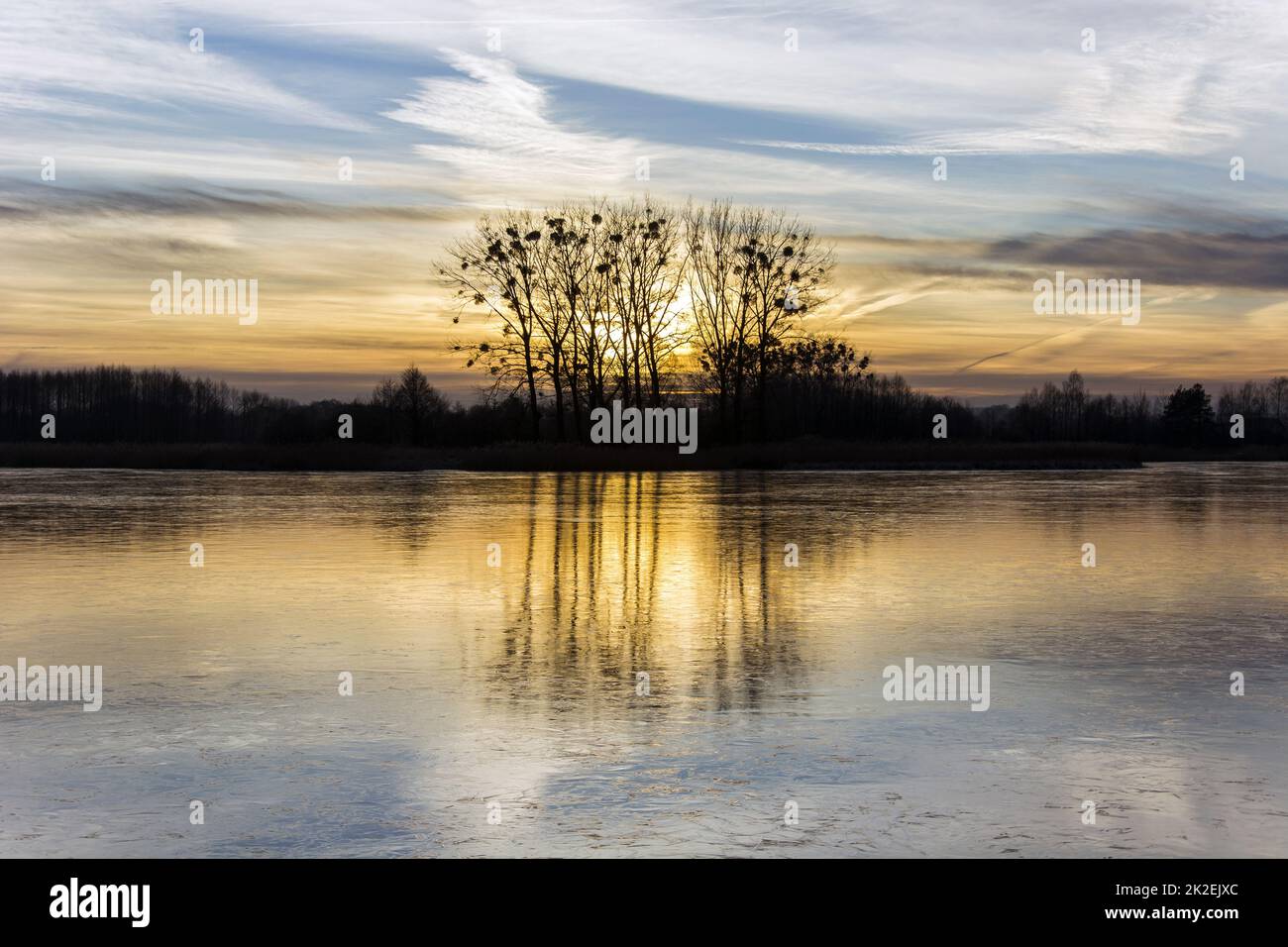 Beautiful sunset frozen lake hi-res stock photography and images - Alamy