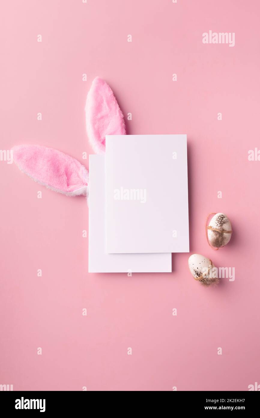 Happy Easter greeting card mock up on pink background Stock Photo