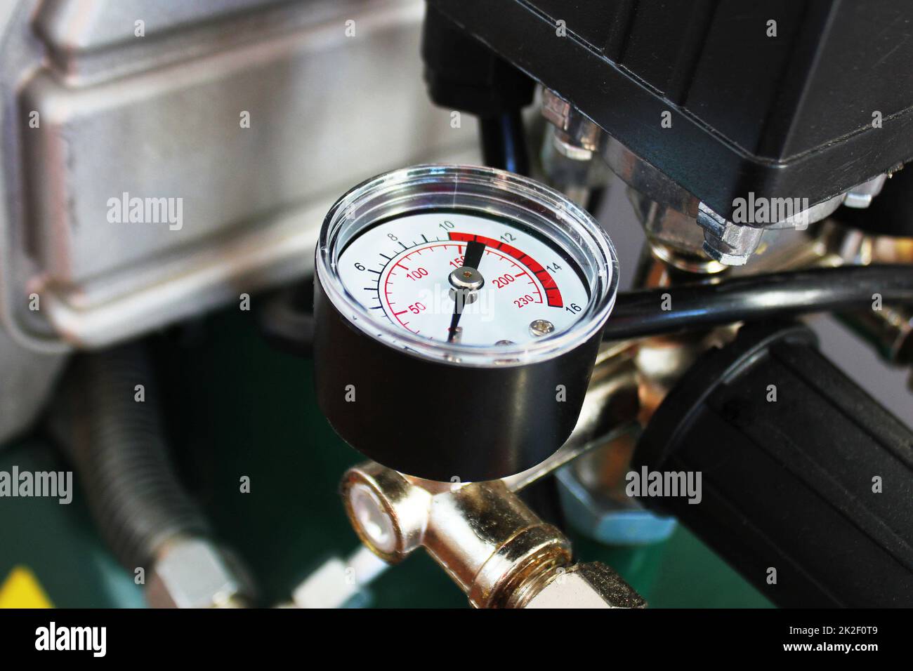Mechanical pressure gauges. Traditional instruments for measuring