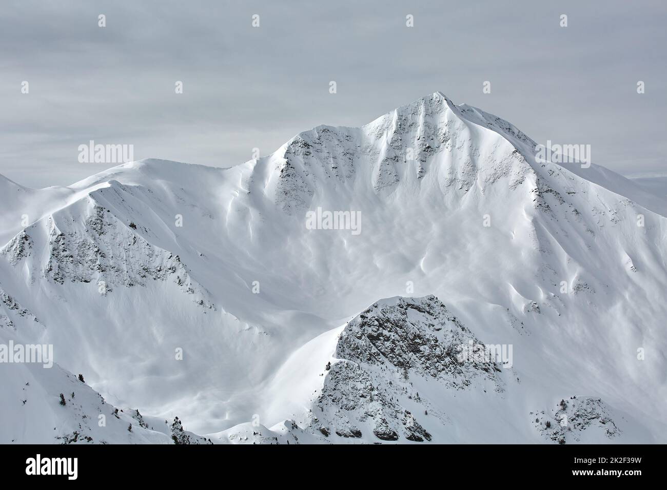 Mountains covered of snow hi-res stock photography and images - Alamy