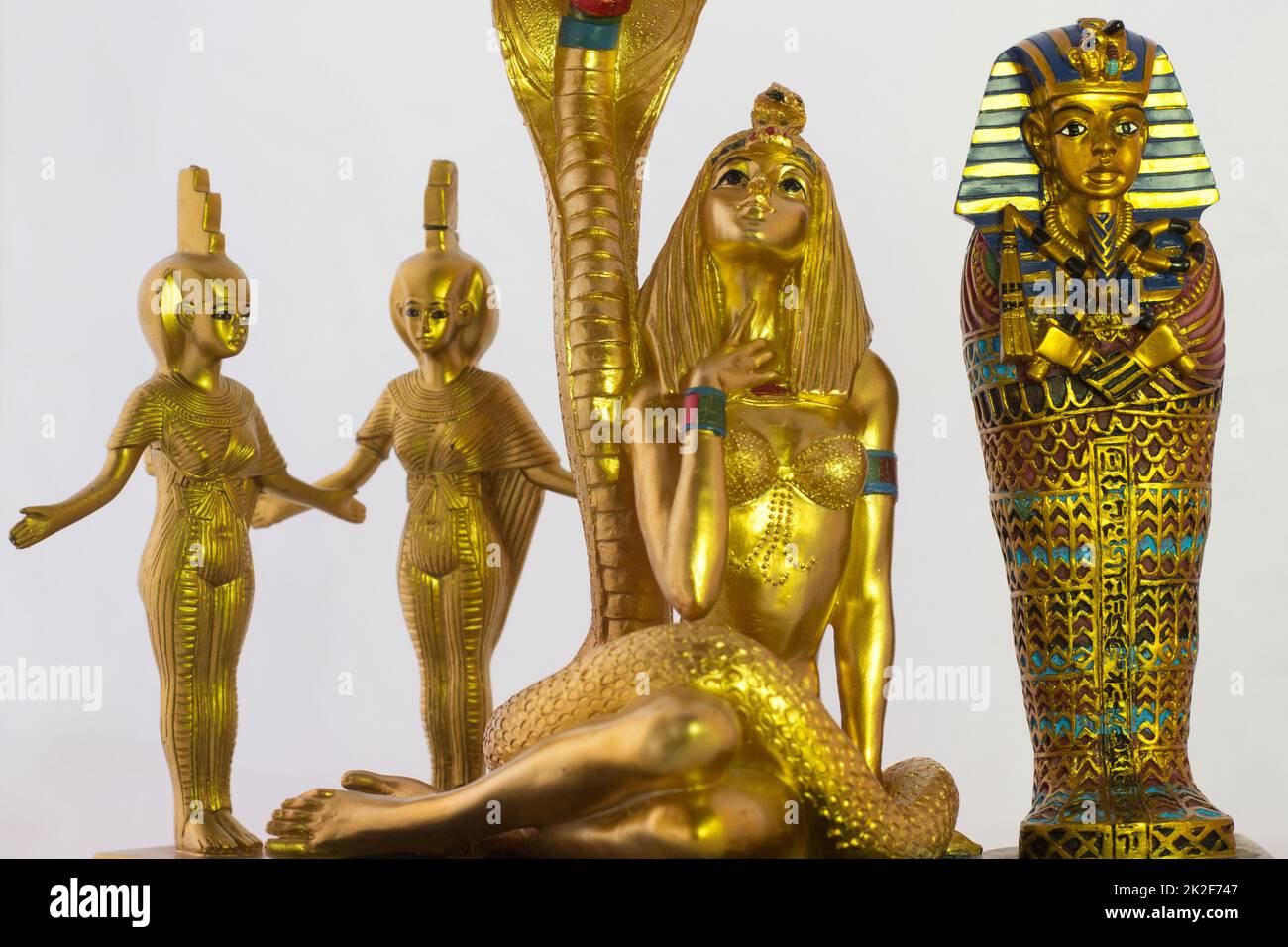 Figures Pharaoh Snake Cleopatra And Nebtht Eset Stock Photo Alamy figures-pharaoh-snake-cleopatra-and-nebtht-eset-stock-photo-alamy
