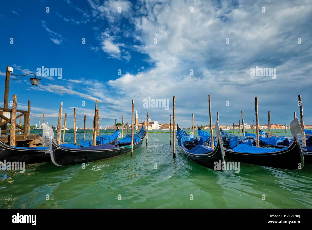 Lagoon gondolas italy venice hi-res stock photography and images - Alamy