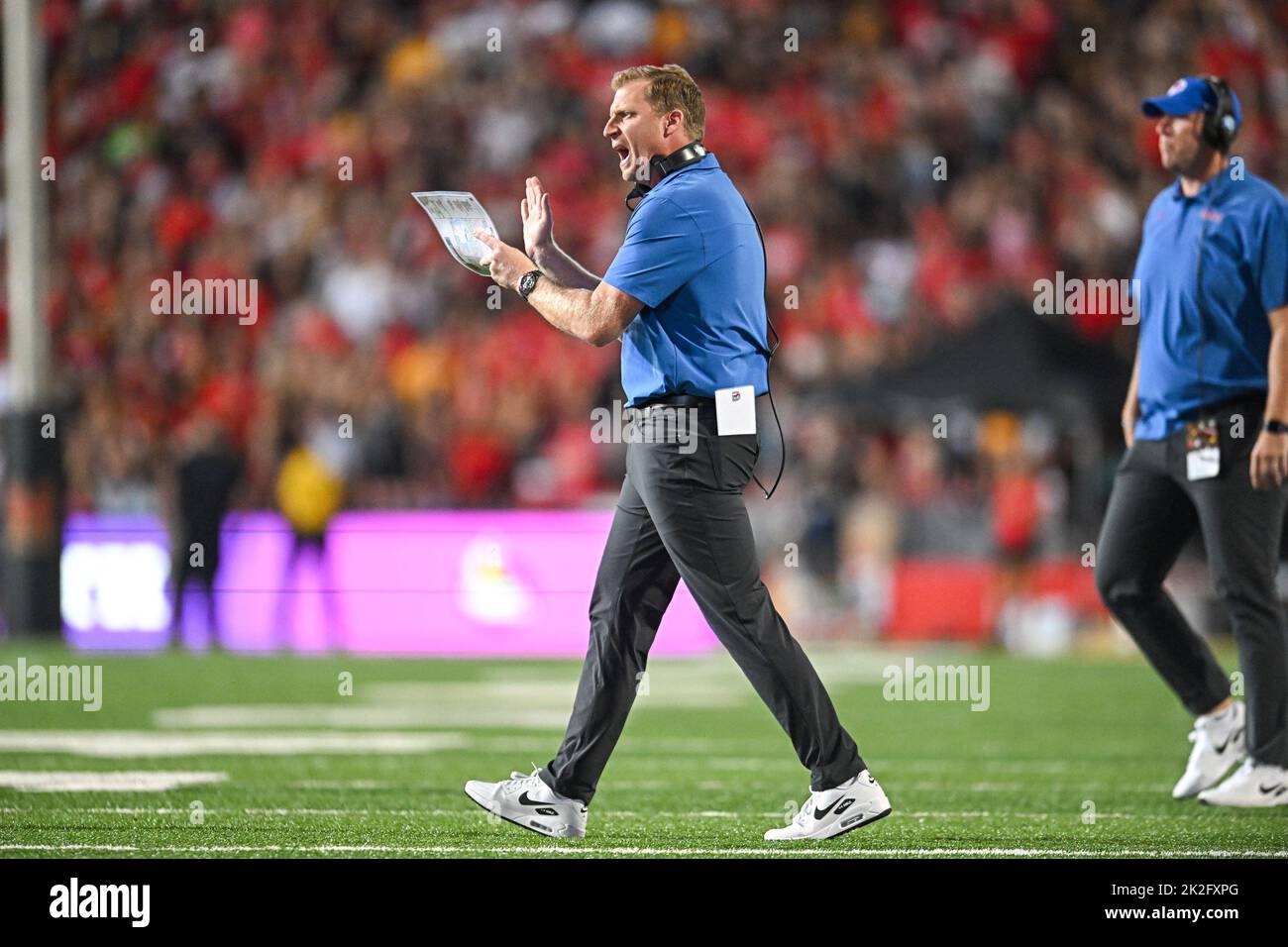 College Park, MD, USA. 17th Sep, 2022. Southern Methodist Mustangs head ...