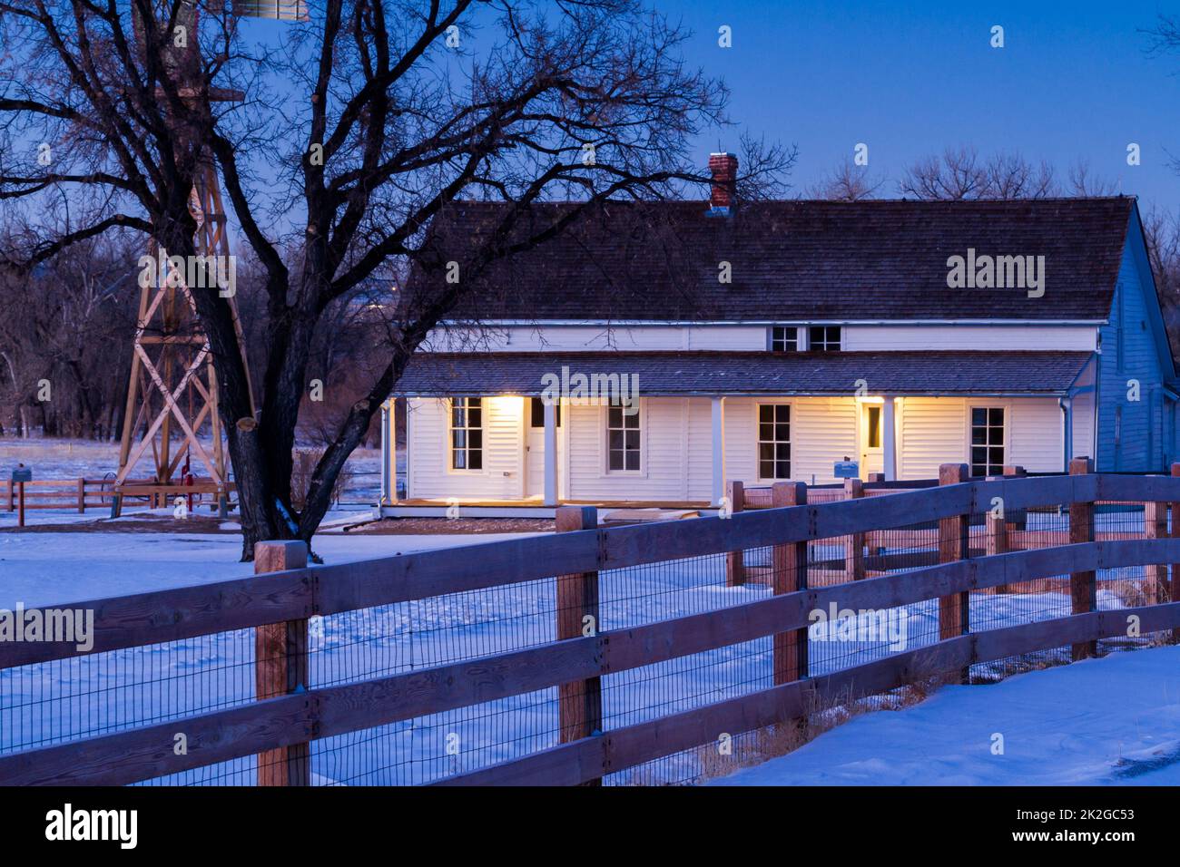 old-farm-house-stock-photo-alamy