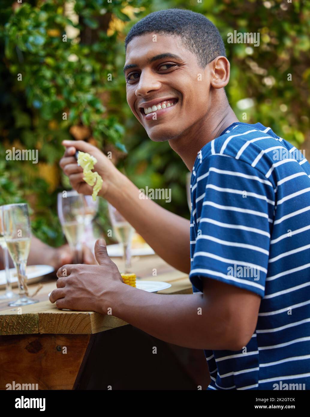 Friends in cafe enjoying lunch hi-res stock photography and images - Alamy