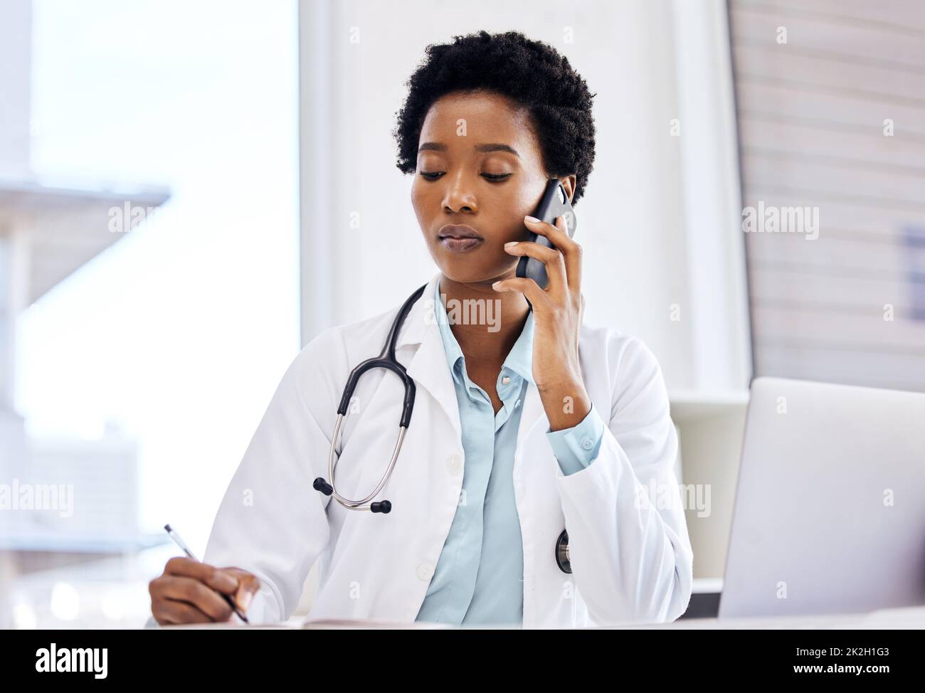 Female doctor computer notes hi-res stock photography and images - Alamy