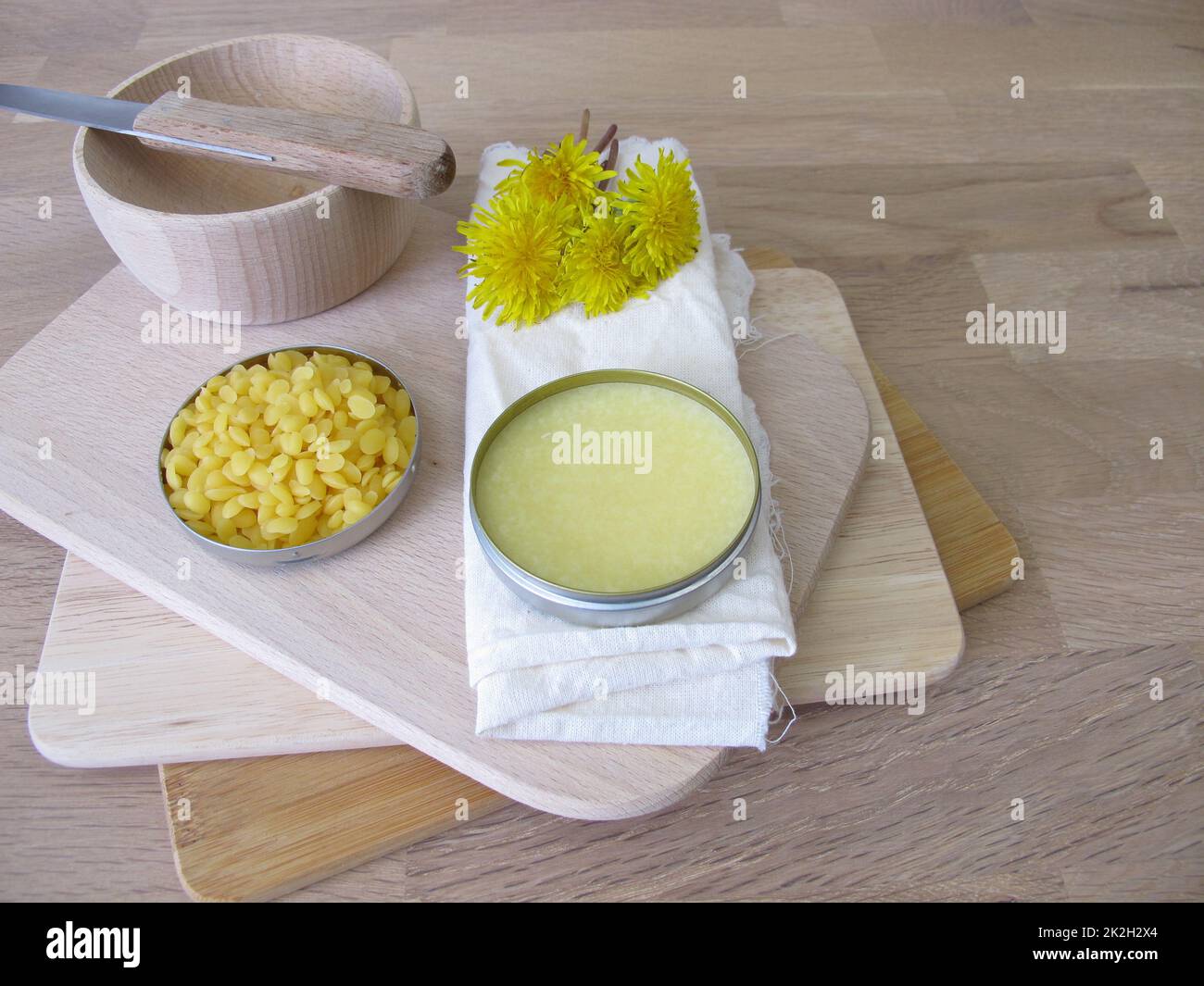 Homemade natural beeswax wood cleaner for wooden cutting boards and