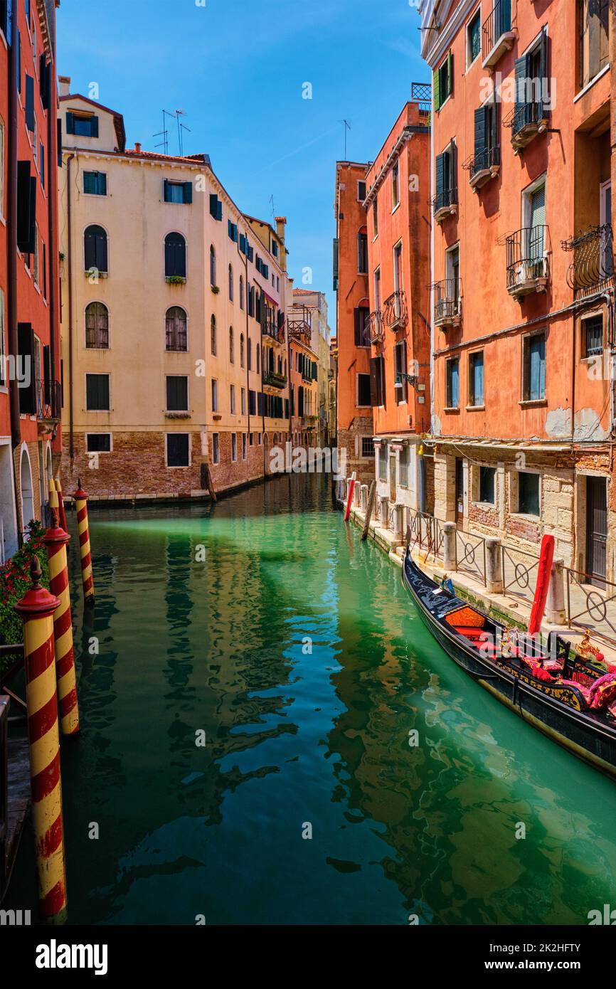 Venice narrow canal gondola hi-res stock photography and images - Alamy
