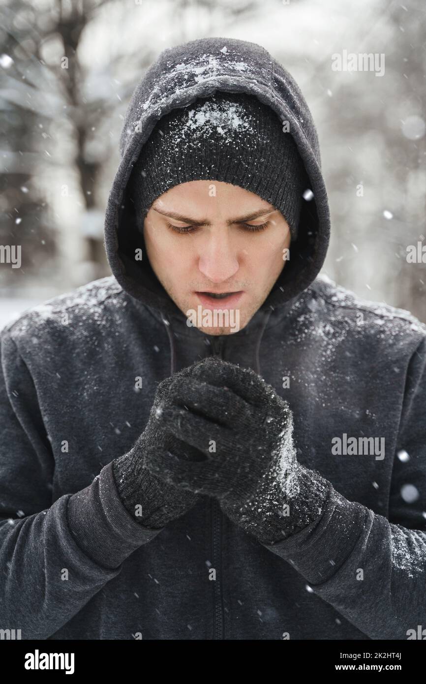 Man wearing hoodie hires stock photography and images Alamy
