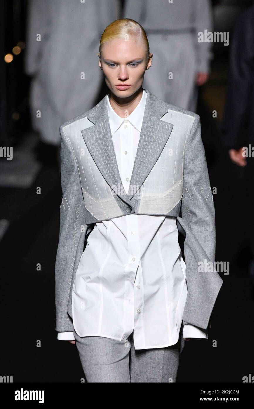 Milan, Italien. 22nd Sep, 2022. BOSS AW22 runway during Milan fashion ...