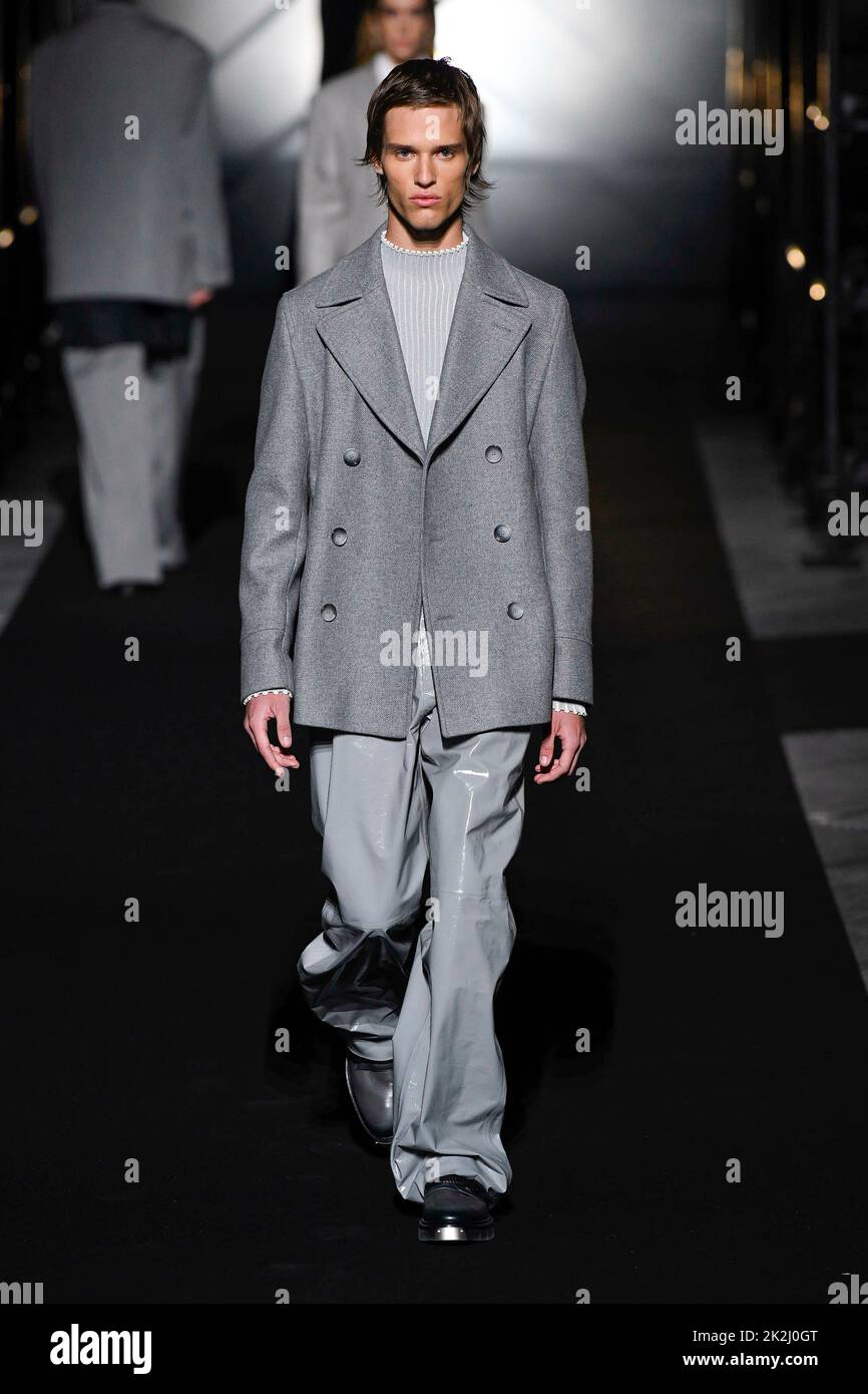 Milan, Italien. 22nd Sep, 2022. BOSS AW22 runway during Milan fashion ...