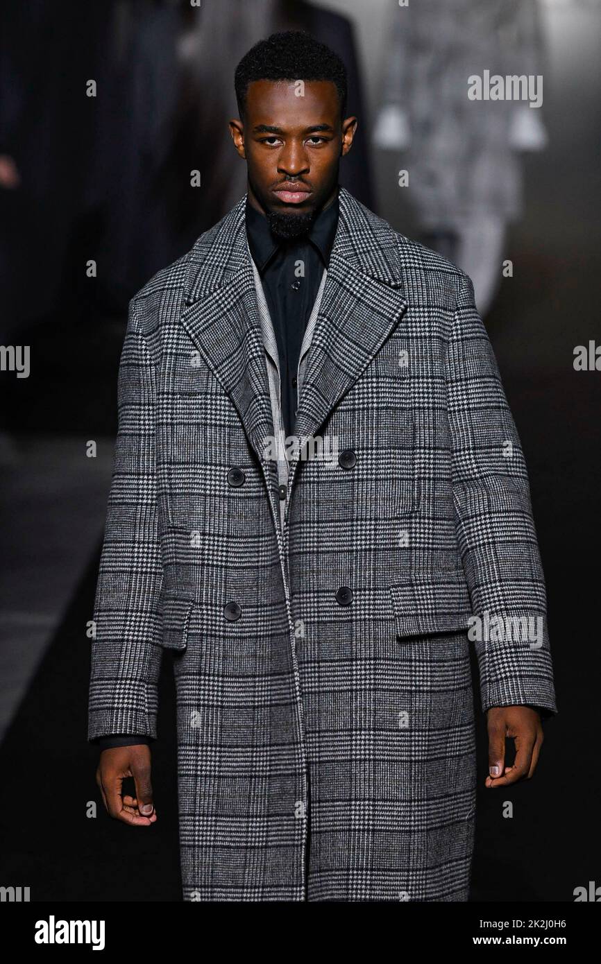 Milan, Italien. 22nd Sep, 2022. BOSS AW22 runway during Milan fashion ...