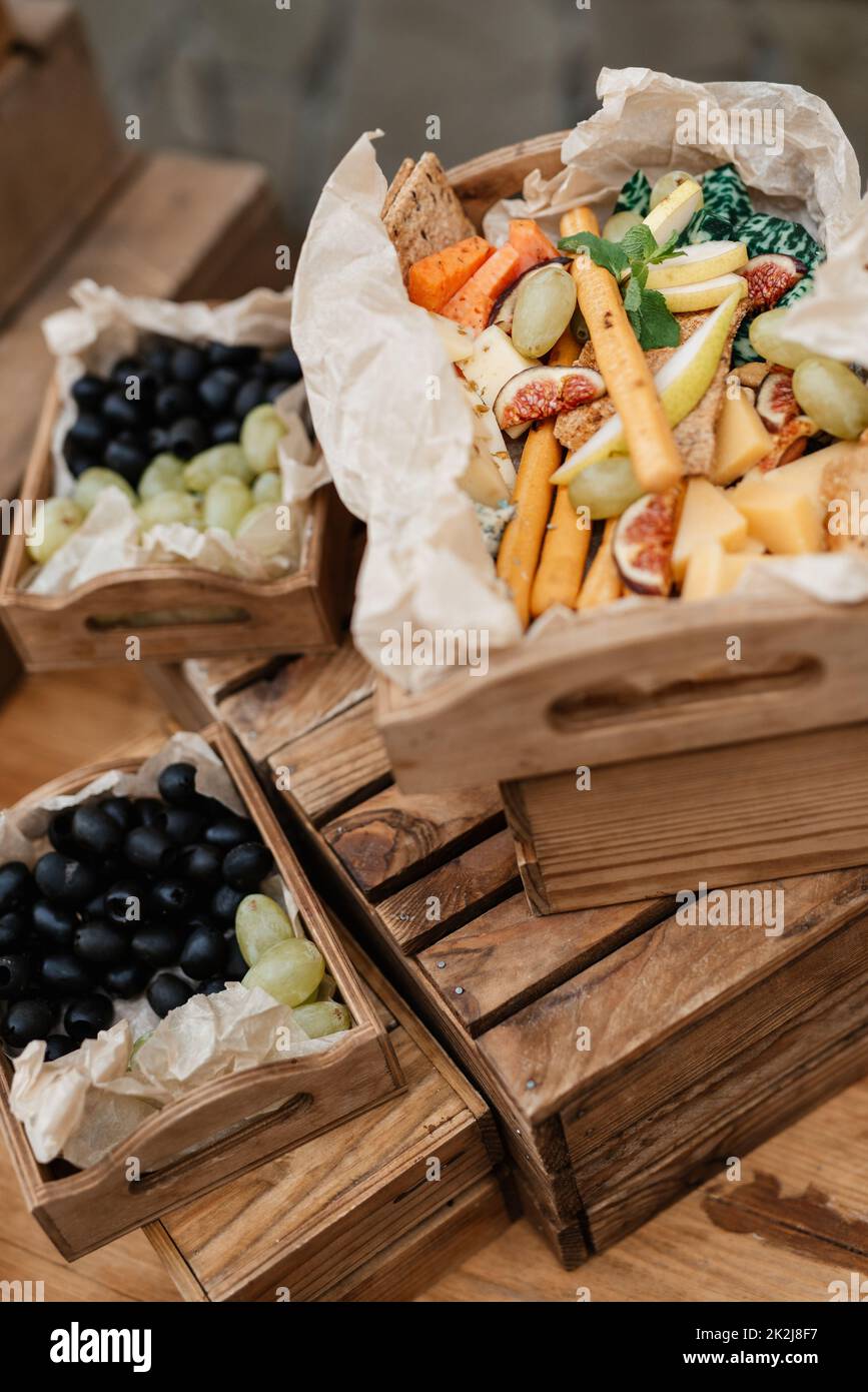 buffet with alcohol and snacks Stock Photo Alamy