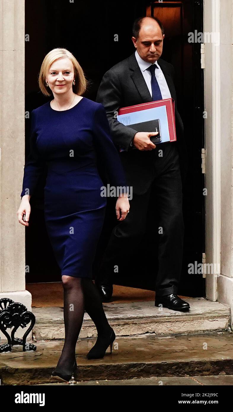 Prime Minister Liz Truss leaves 10 Downing Street as Chancellor of the Exchequer Kwasi Kwarteng prepared to deliver his mini-budget. Picture date: Friday September 23, 2022. Stock Photo