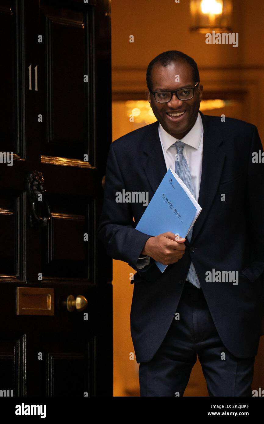 Chancellor of the Exchequer Kwasi Kwarteng leaves 11 Downing Street to make his way to the Treasury Department to deliver his mini-budget. Picture date: Friday September 23, 2022. Stock Photo