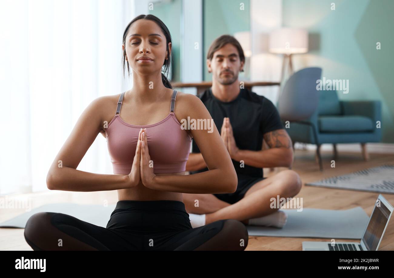 Couples yoga hi-res stock photography and images - Alamy