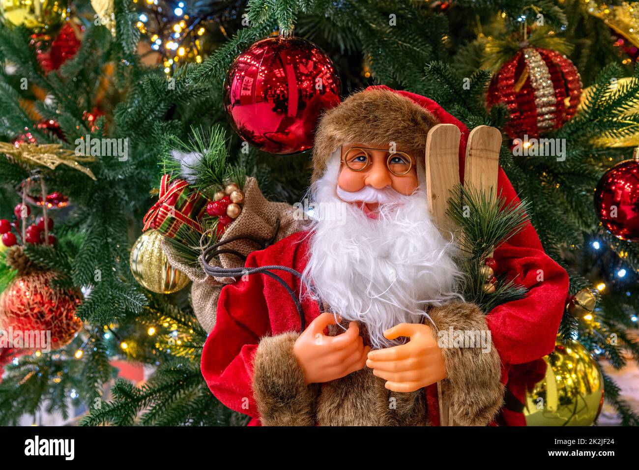 Bunch gifts under tree hi-res stock photography and images - Alamy