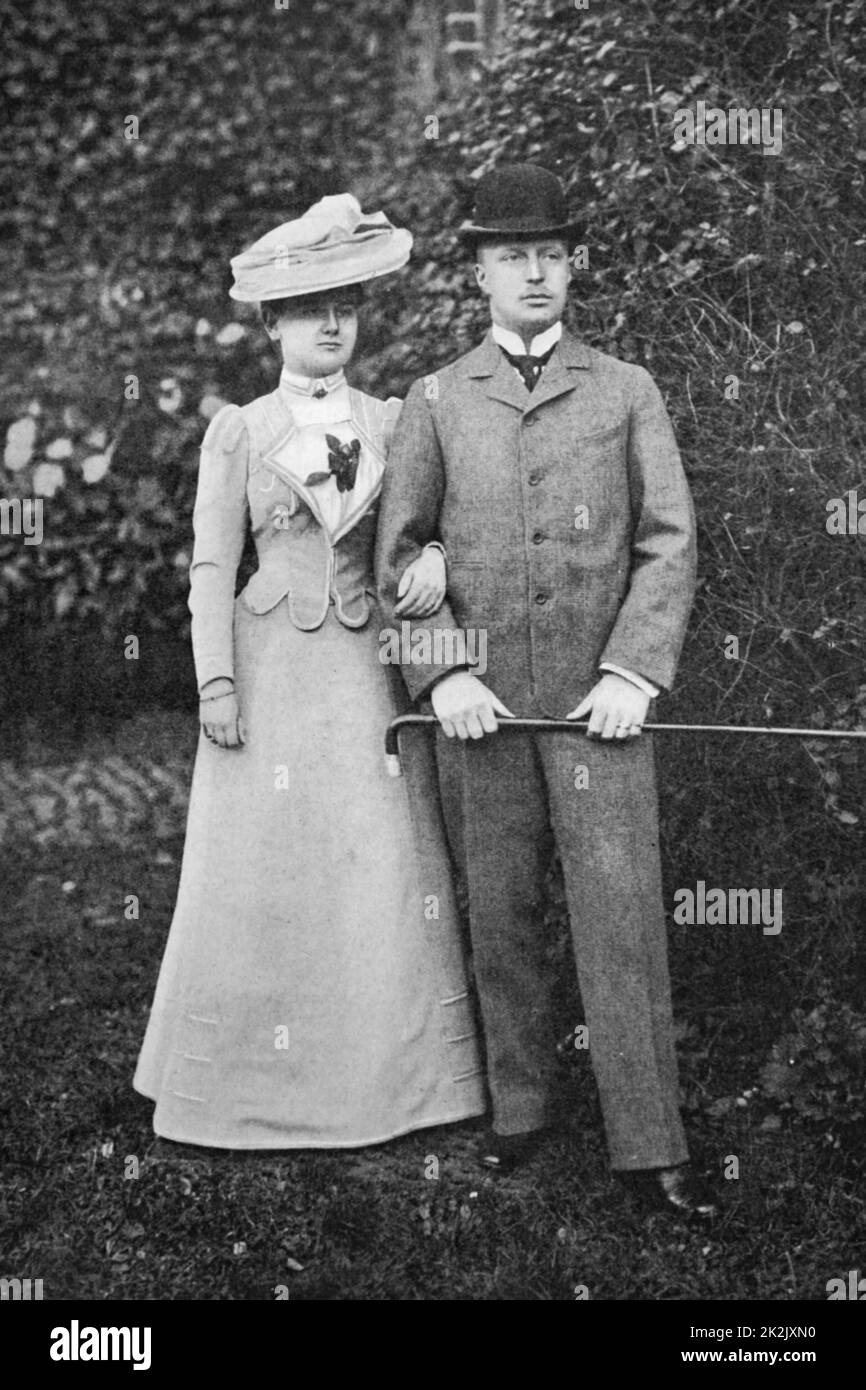 Wilhelmina of the Netherlands (1880-1962) with Prince Henry, Duke of Mecklenburg-Schwerin (1876-1934) on their wedding day. Dated 20th Century Stock Photo