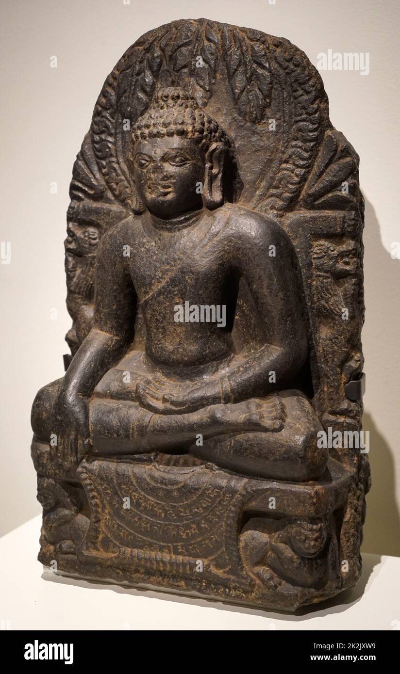 Terracotta statue of the Shakyamuni Buddha, founder of the Buddhist religion. Dated 10th Century Stock Photo