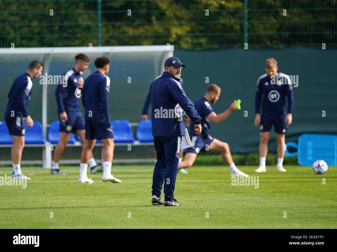 Scotland manager Steve Clarke (centre) during a training session at Oriam, Edinburgh. Picture date: Friday September 23, 2022. Stock Photo