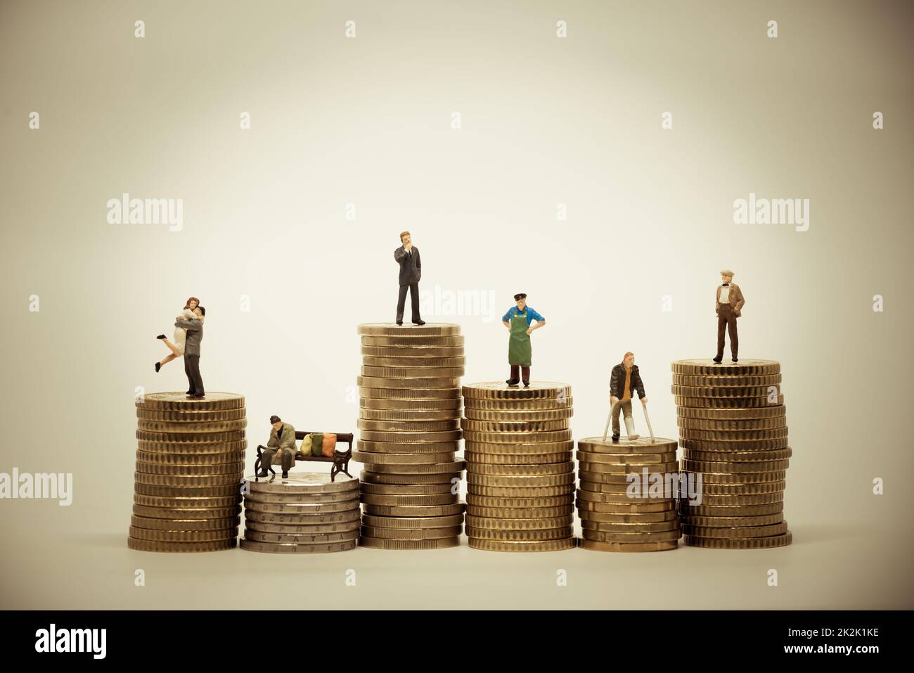Rich Homeless Rich people homeless hi-res stock photography and images - Alamy