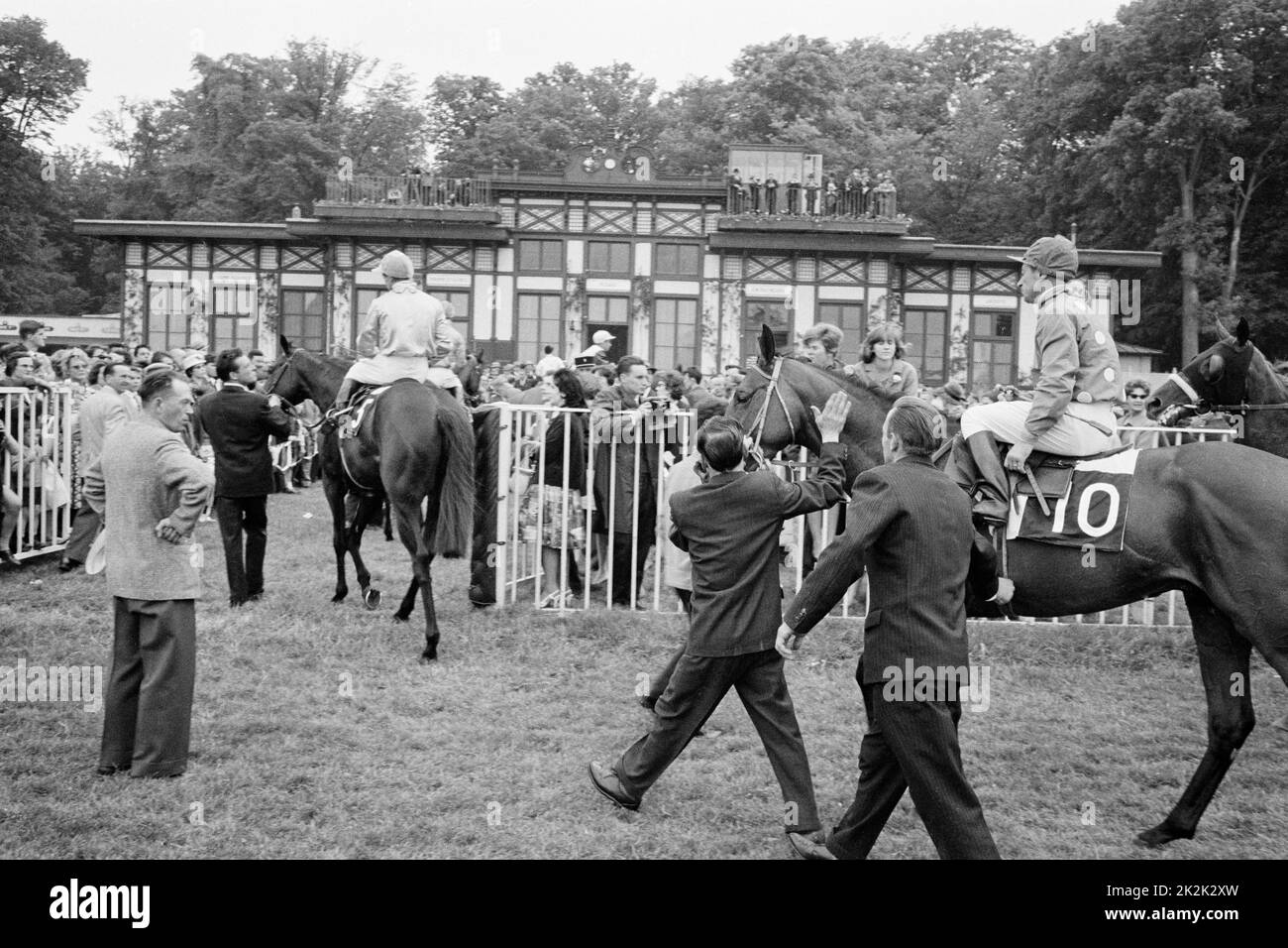 The Grand Prix de Paris at the Hippodrome de Longchamps. June 1960 Stock Photo