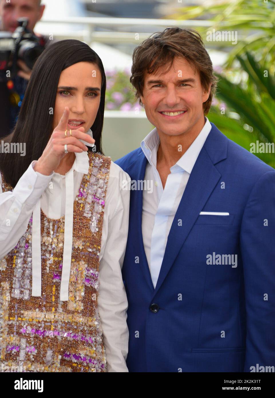 jennifer-connelly-tom-cruise-photocall-of-the-film-top-gun-maverick