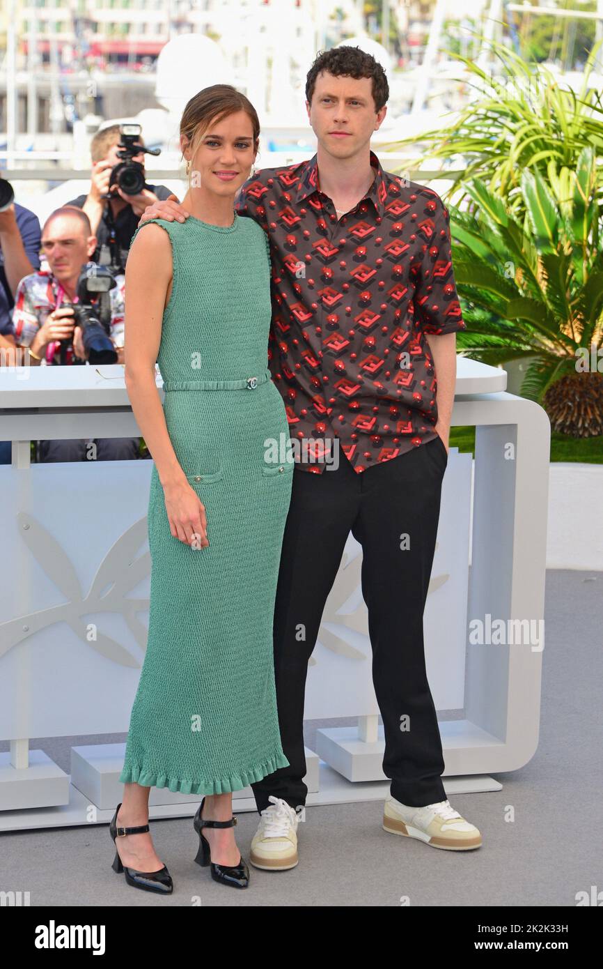 Matilda Lutz, Finnegan Oldfield Photocall of the film 'Coupez !' (Final