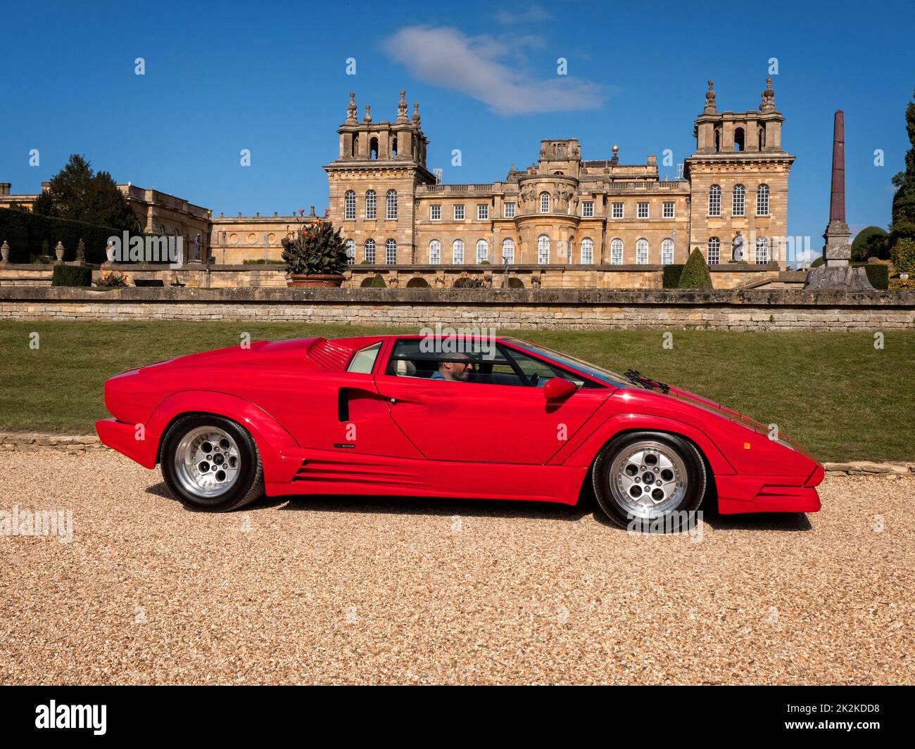 1990 lamborghini countach hi-res stock photography and