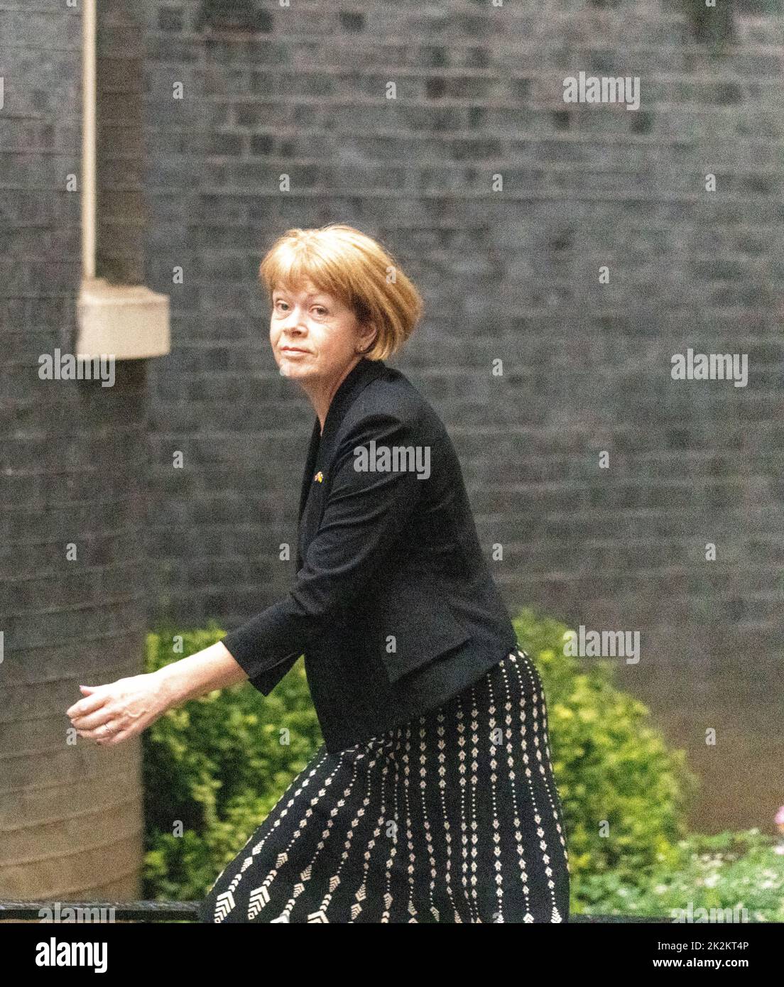 London, UK. 23rd Sep, 2022. Wendy Morton, Chief Whip, arrives at a cabinet meeting at 10 Downing Street London. Credit: Ian Davidson/Alamy Live News Stock Photo