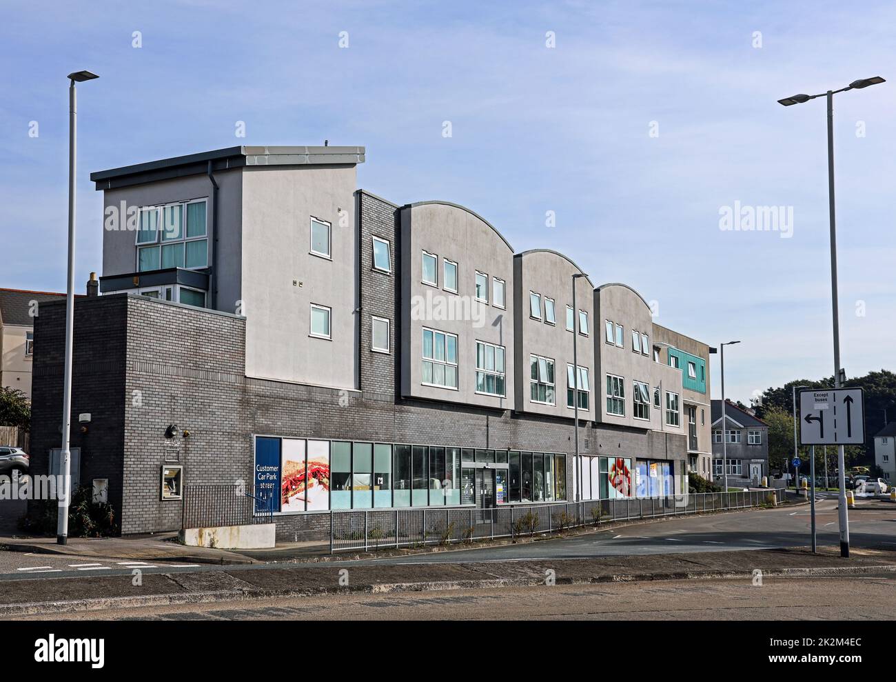An empty commercial unit on Wolseley Roundabout in Plymouth. Formerly a Tesco Express and now closed. 2022 saw chances of the store might reopen when Stock Photo