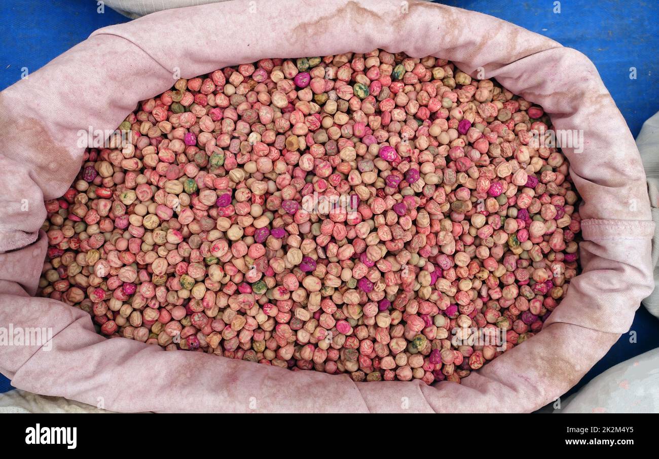 Unpackaged pea seeds, organic pea seeds, ancestor seeds, sold in cloth