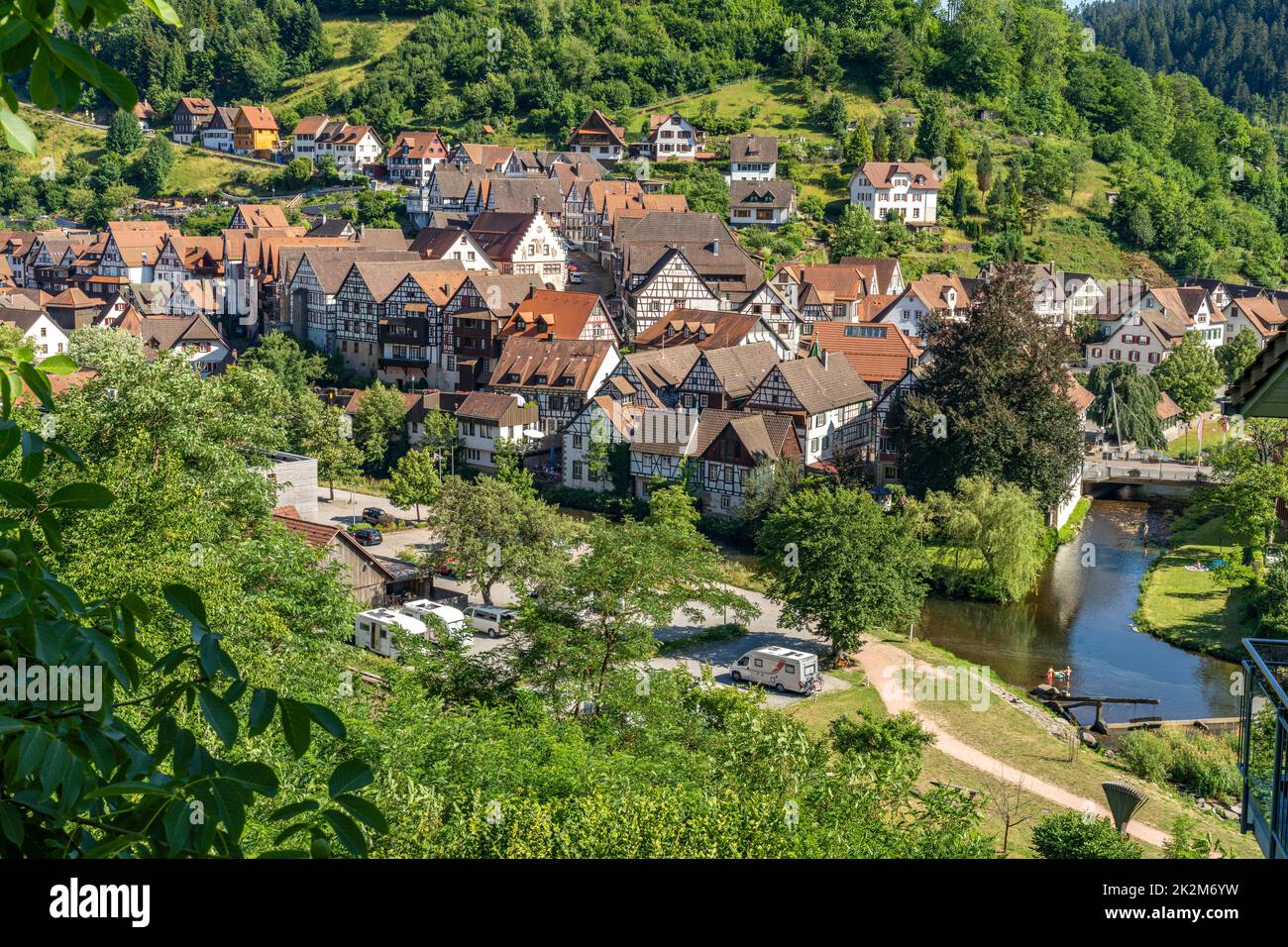 Blick auf die Fachwerkhäuser von in Schiltach, Schwarzwald, Baden-Württemberg, Deutschland |  view over the half-timbered houses in Schiltach, Black F Stock Photo