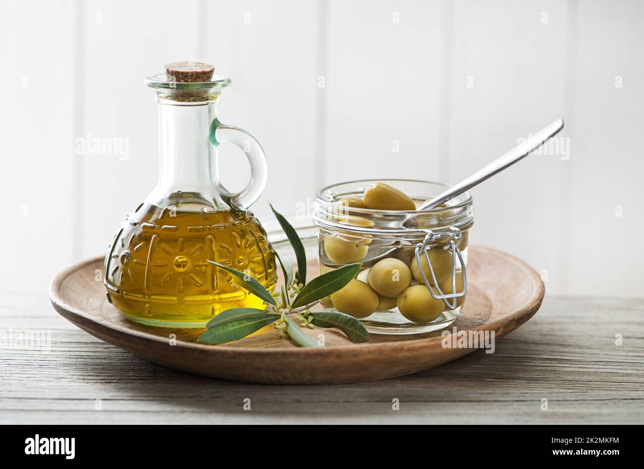 Olive oil bottle Stock Photo Alamy