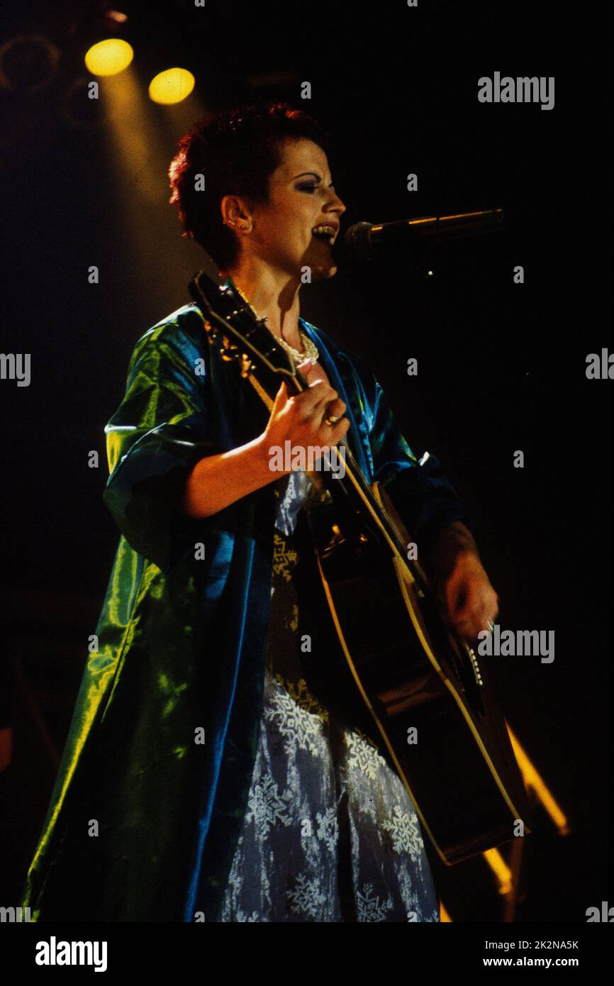 THE CRANBERRIES Dolores O'Riordan London 2000; Credit Mel Longhurst