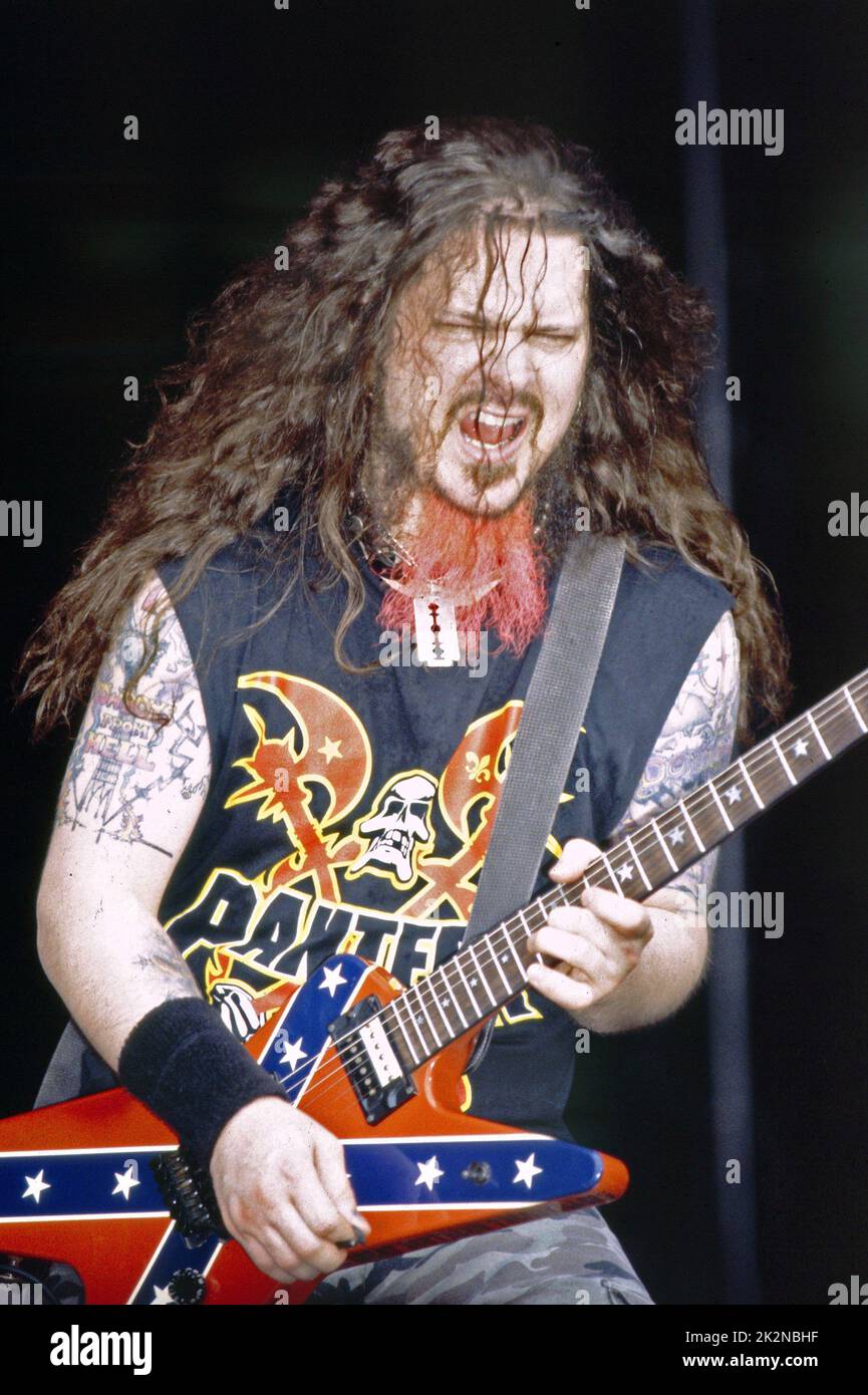 Five Songs From DIMEBAG DARRELL ABBOTT That Guitarists Need To