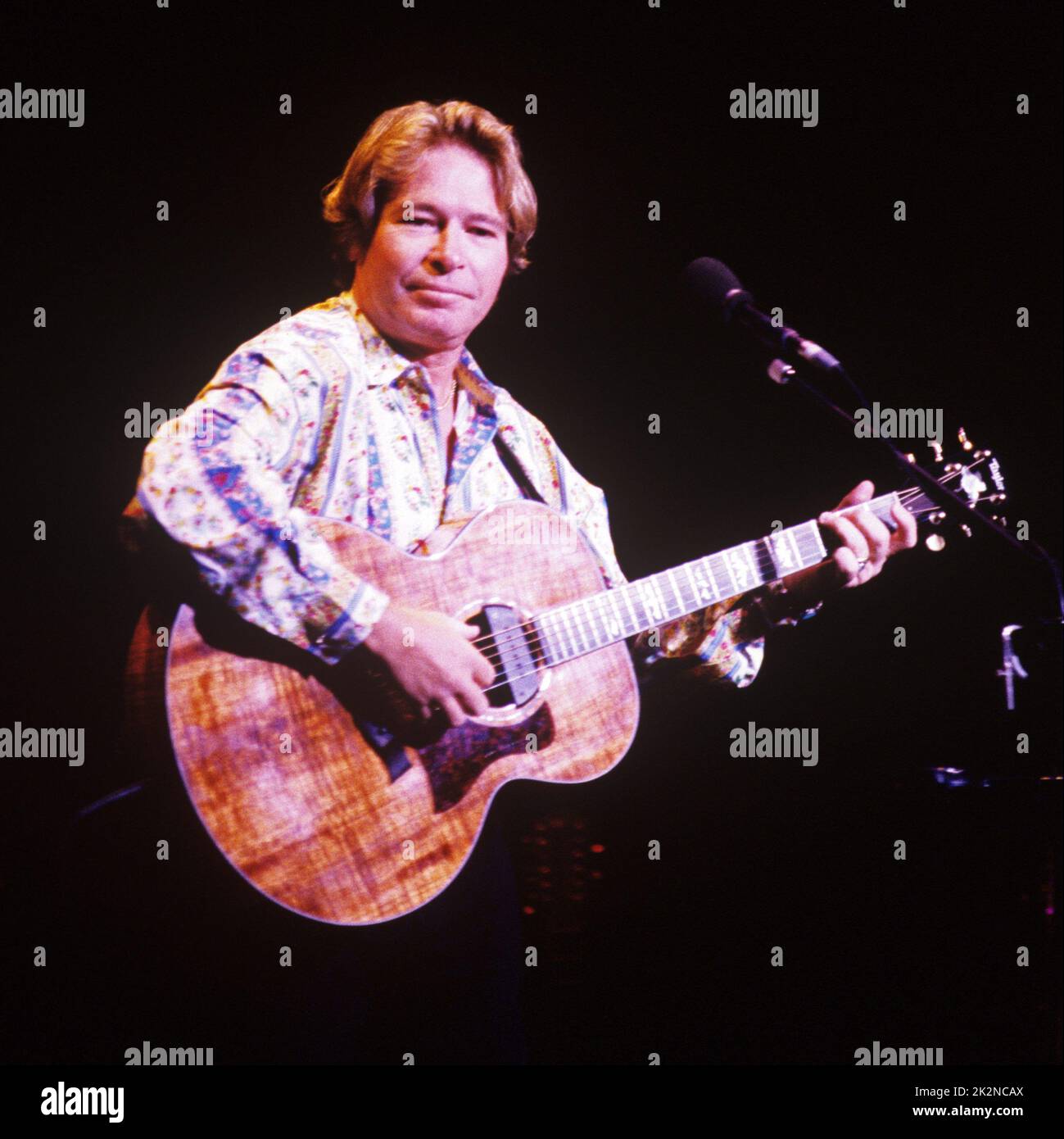 JOHN DENVER ; live at the Royal Albert Hall, London, UK ; February 1997
