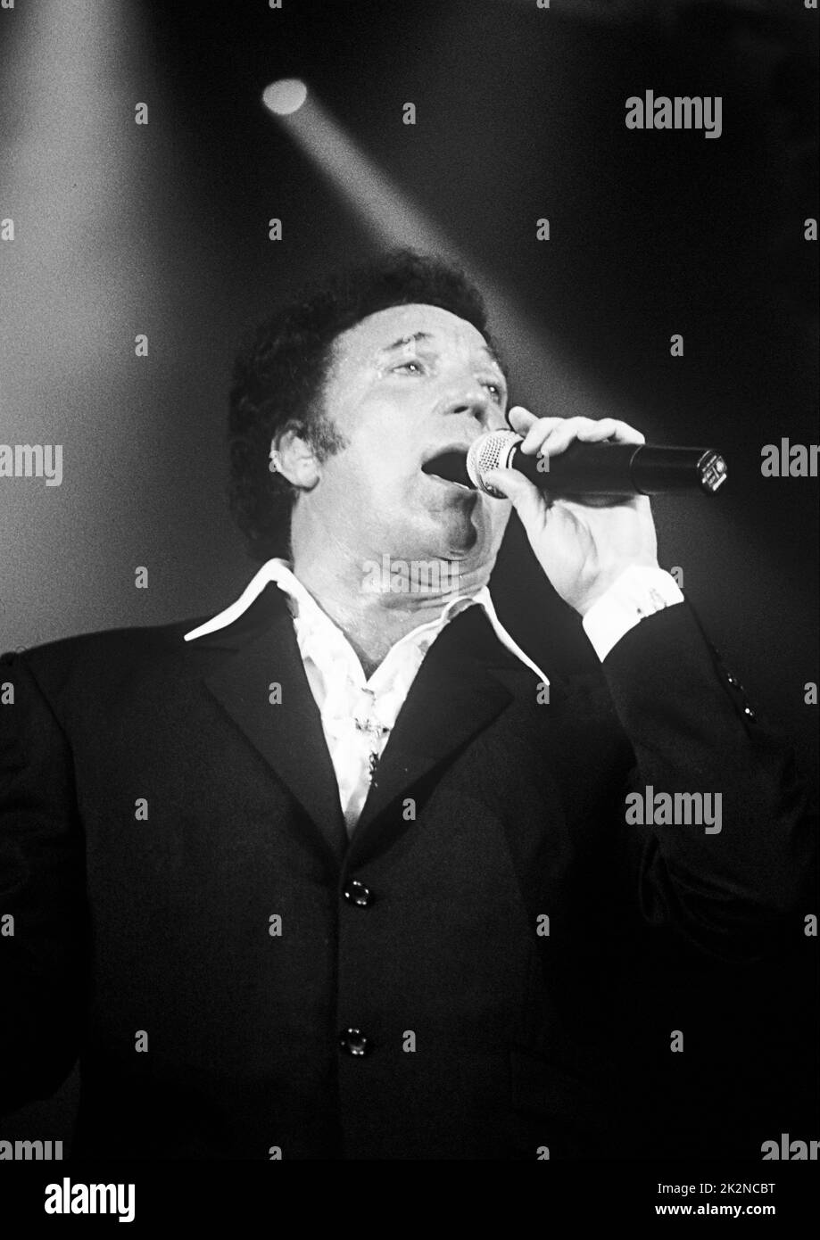 Wembley live Black and White Stock Photos & Images - Alamy