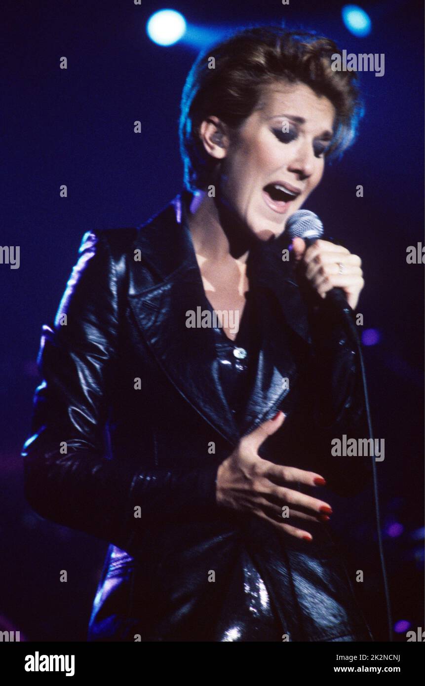 CELINE DION ; live at Wembley Arena, London, UK ; 1995 ; Credit : Mel ...