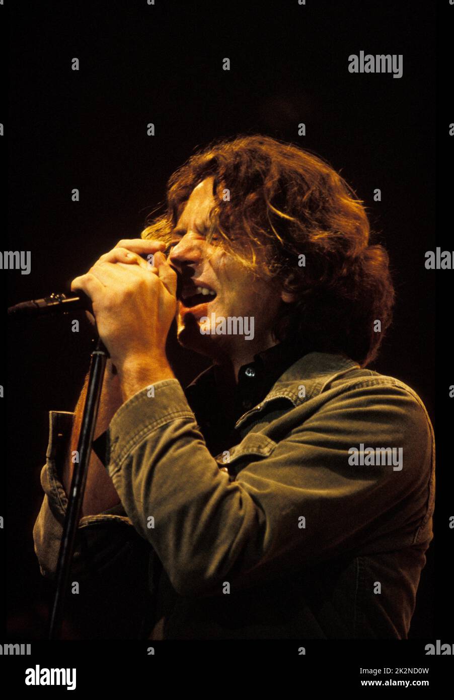 Eddie vedder 1990s hi-res stock photography and images - Alamy