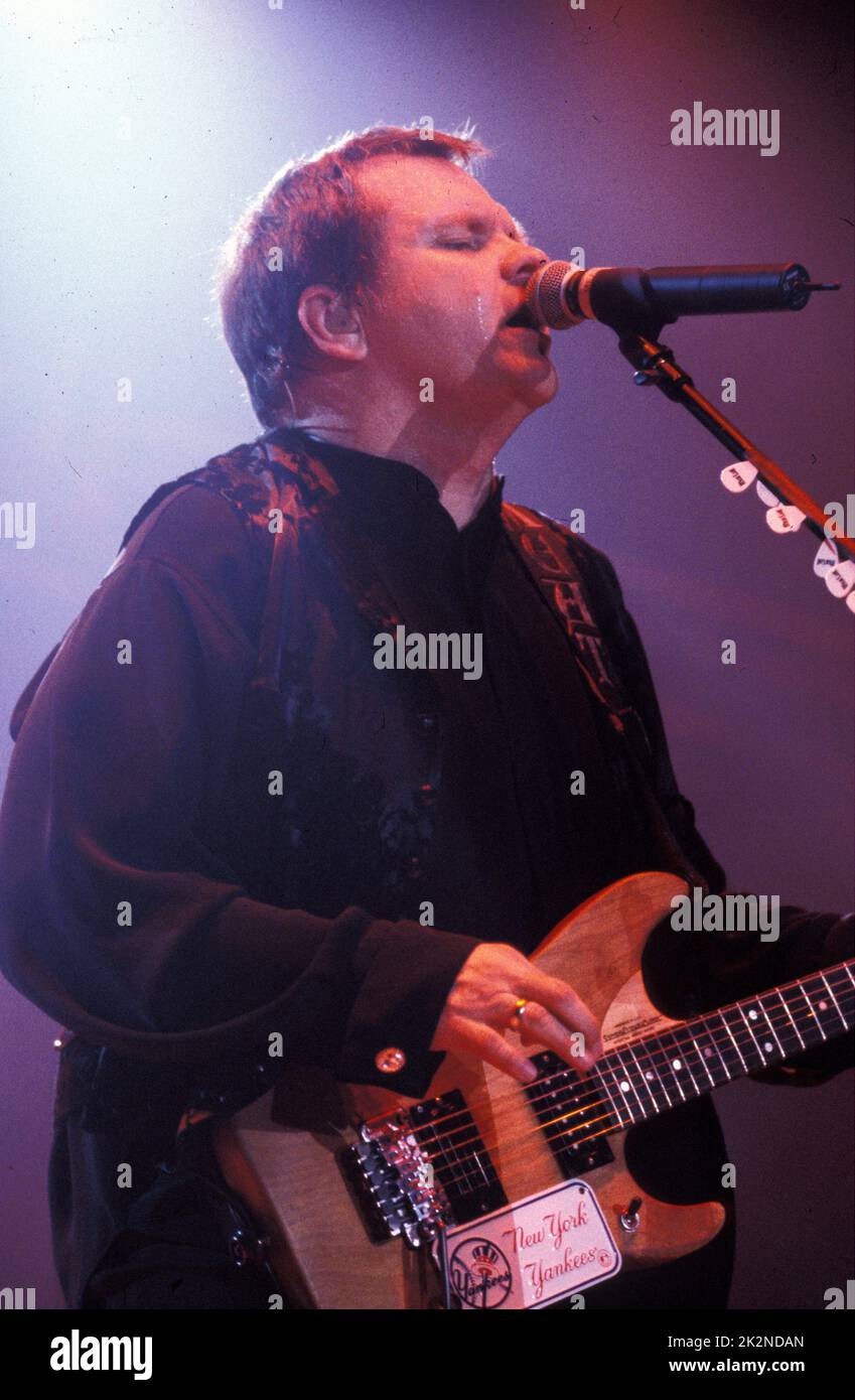 MEATLOAF ; live in London, UK ; 13 May 1999 ; Credit Mel Longhurst