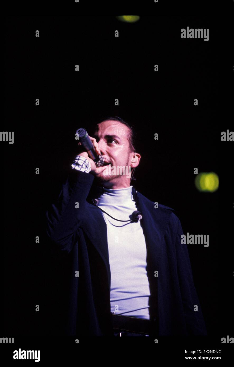 BACKSTREET BOYS ; live in London, UK ; 16 June 1999 ; Credit : Mel ...