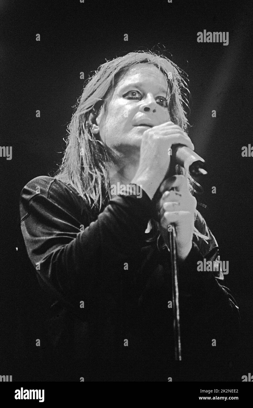 BLACK SABBATH ; Ozzy Osbourne ;  live in concert, UK ;  1990s ;  Credit : Mel Longhurst / Performing Arts Images ;  www.performingartsimages.com Stock Photo